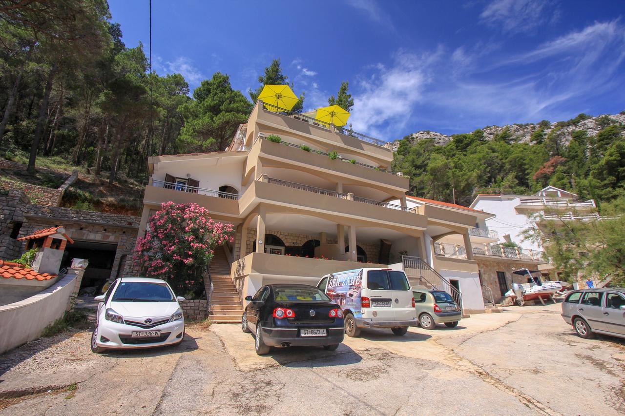 Apartment Cesare 3 Zastrazisce Exterior photo